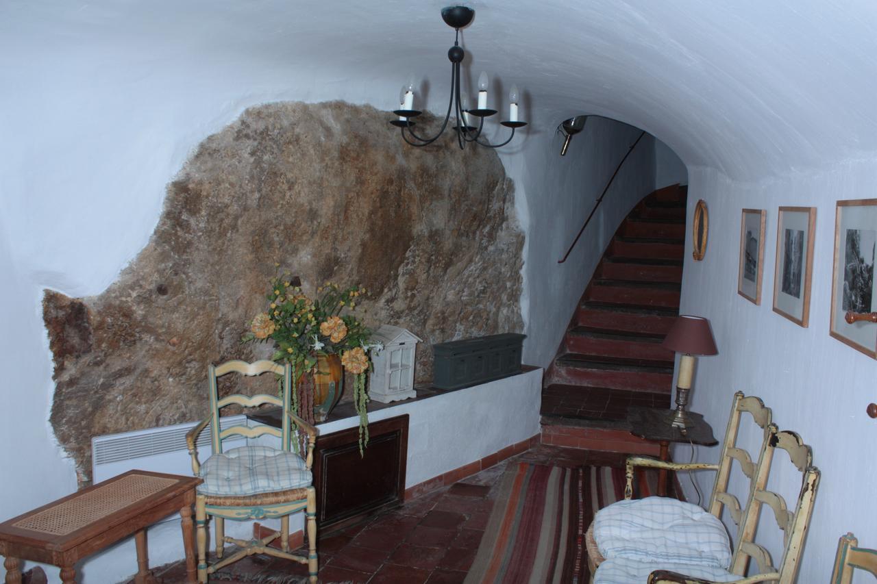 Bed and Breakfast La Bouscatiere Мустьє-Сент-Марі Екстер'єр фото